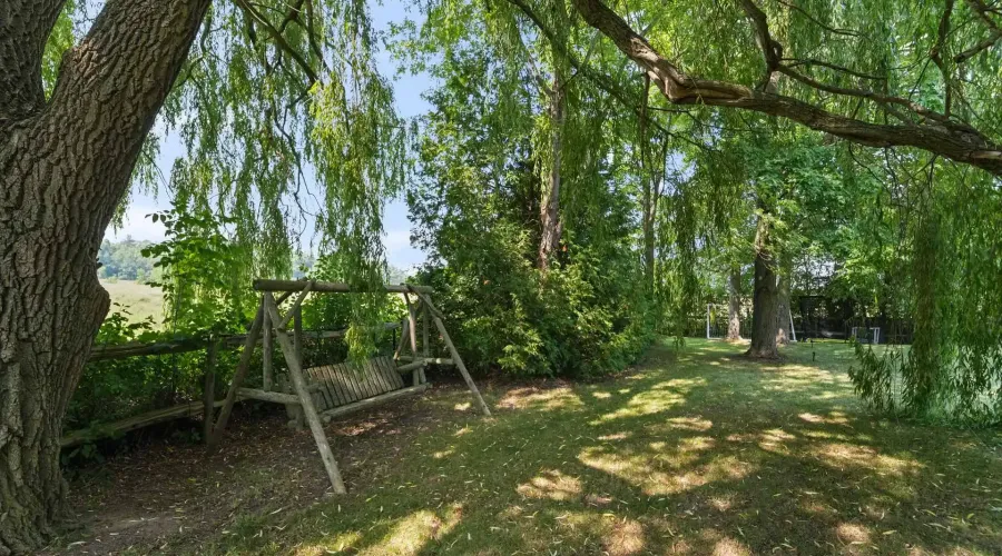 2577 No 8 Side Road, Burlington, Ontario, L7P 0E5, Canada, 4 Bedrooms Bedrooms, ,4 BathroomsBathrooms,Residential,For Sale,1898048