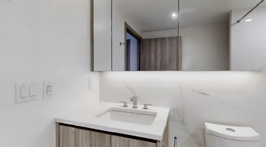 25 McMahon Dr W, Toronto, Ontario, Canada, 2 Bedrooms Bedrooms, 5 Rooms Rooms,2 BathroomsBathrooms,Condo,For Rent,McMahon ,18,1898244