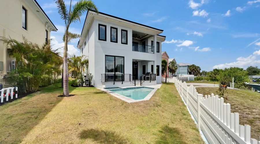 6520 SIMONE SHORES CIR, Apollo Beach, Florida, 33572, United States, 5 Bedrooms Bedrooms, 8 Rooms Rooms,3 BathroomsBathrooms,Residential,For Sale,SIMONE SHORES CIR,2,1898248