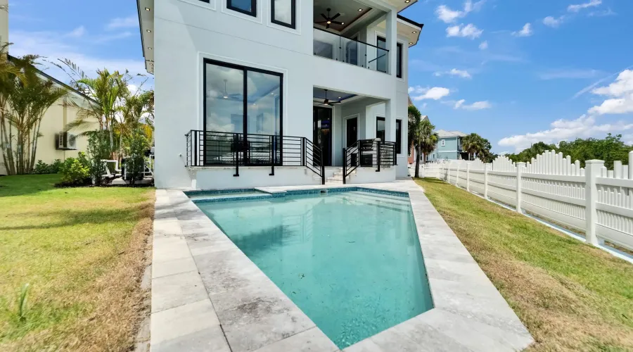 6520 SIMONE SHORES CIR, Apollo Beach, Florida, 33572, United States, 5 Bedrooms Bedrooms, 8 Rooms Rooms,3 BathroomsBathrooms,Residential,For Sale,SIMONE SHORES CIR,2,1898248