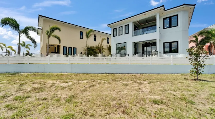 6520 SIMONE SHORES CIR, Apollo Beach, Florida, 33572, United States, 5 Bedrooms Bedrooms, 8 Rooms Rooms,3 BathroomsBathrooms,Residential,For Sale,SIMONE SHORES CIR,2,1898248