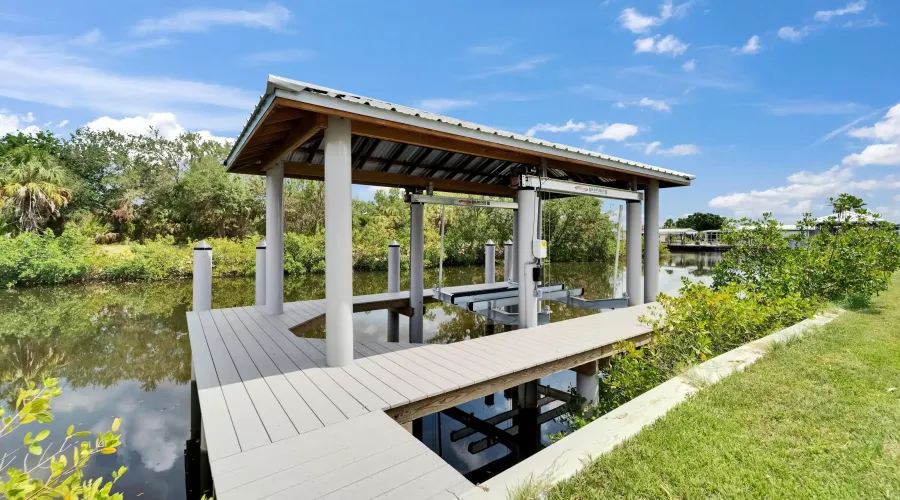 6520 SIMONE SHORES CIR, Apollo Beach, Florida, 33572, United States, 5 Bedrooms Bedrooms, 8 Rooms Rooms,3 BathroomsBathrooms,Residential,For Sale,SIMONE SHORES CIR,2,1898248