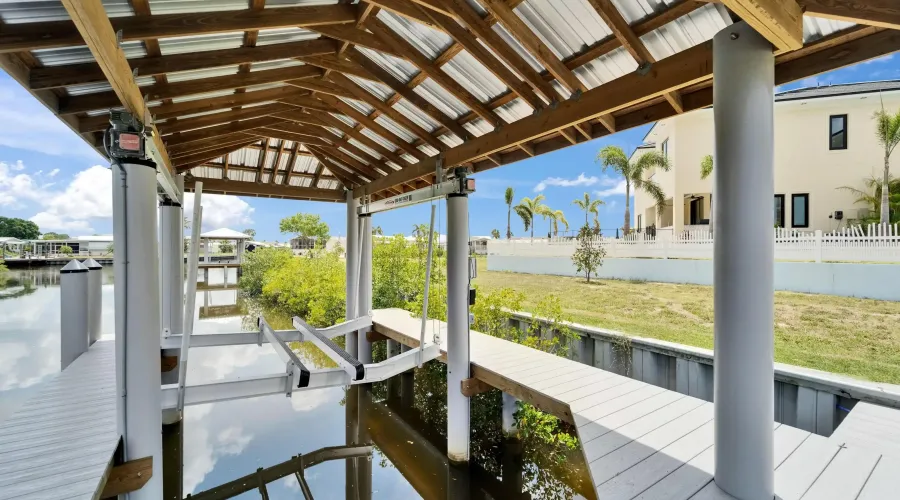 6520 SIMONE SHORES CIR, Apollo Beach, Florida, 33572, United States, 5 Bedrooms Bedrooms, 8 Rooms Rooms,3 BathroomsBathrooms,Residential,For Sale,SIMONE SHORES CIR,2,1898248