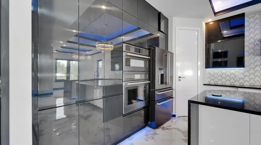 6520 SIMONE SHORES CIR, Apollo Beach, Florida, 33572, United States, 5 Bedrooms Bedrooms, 8 Rooms Rooms,3 BathroomsBathrooms,Residential,For Sale,SIMONE SHORES CIR,2,1898248