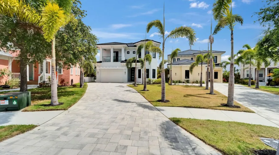 6520 SIMONE SHORES CIR, Apollo Beach, Florida, 33572, United States, 5 Bedrooms Bedrooms, 8 Rooms Rooms,3 BathroomsBathrooms,Residential,For Sale,SIMONE SHORES CIR,2,1898248