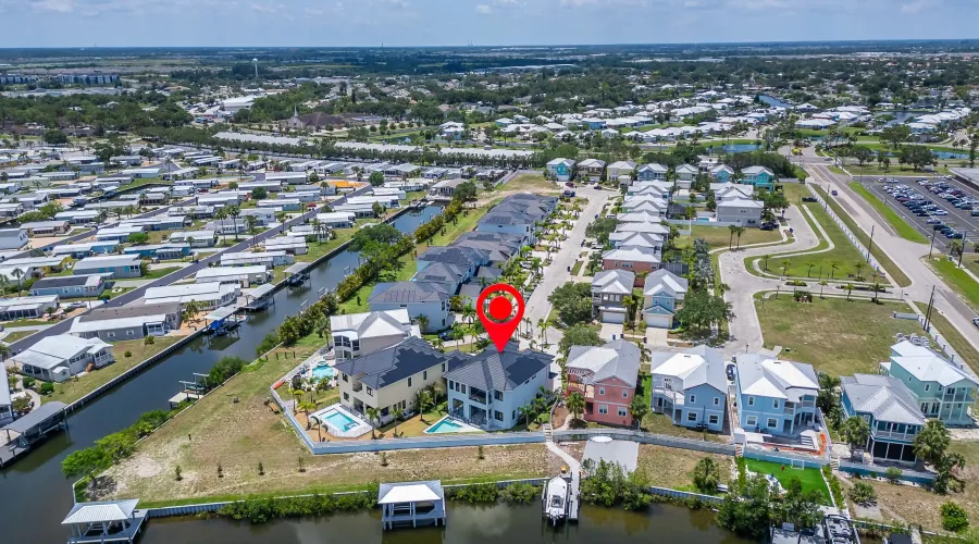 6520 SIMONE SHORES CIR, Apollo Beach, Florida, 33572, United States, 5 Bedrooms Bedrooms, 8 Rooms Rooms,3 BathroomsBathrooms,Residential,For Sale,SIMONE SHORES CIR,2,1898248