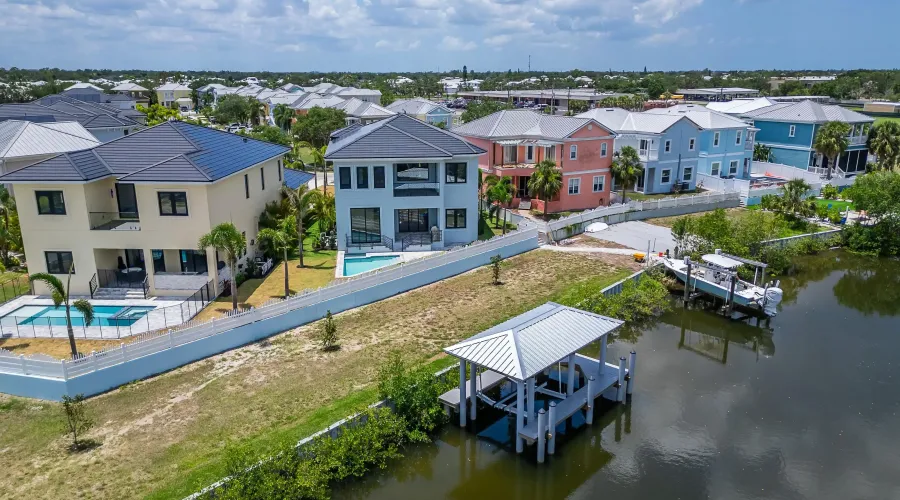 6520 SIMONE SHORES CIR, Apollo Beach, Florida, 33572, United States, 5 Bedrooms Bedrooms, 8 Rooms Rooms,3 BathroomsBathrooms,Residential,For Sale,SIMONE SHORES CIR,2,1898248