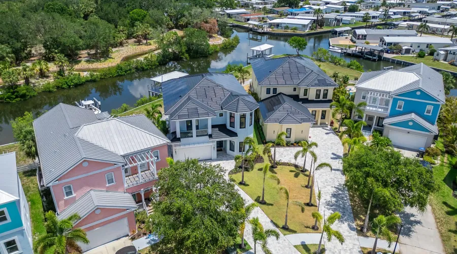 6520 SIMONE SHORES CIR, Apollo Beach, Florida, 33572, United States, 5 Bedrooms Bedrooms, 8 Rooms Rooms,3 BathroomsBathrooms,Residential,For Sale,SIMONE SHORES CIR,2,1898248