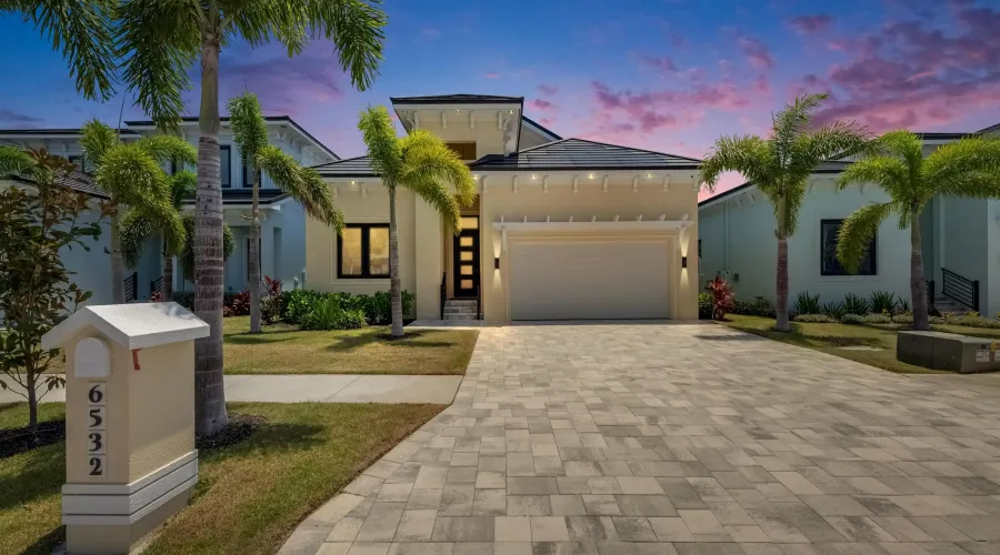 6532 Simone Shores, Apollo Beach, Florida, 33572, United States, 3 Bedrooms Bedrooms, 7 Rooms Rooms,3 BathroomsBathrooms,Waterfront,For Sale,Simone Shores,1899251