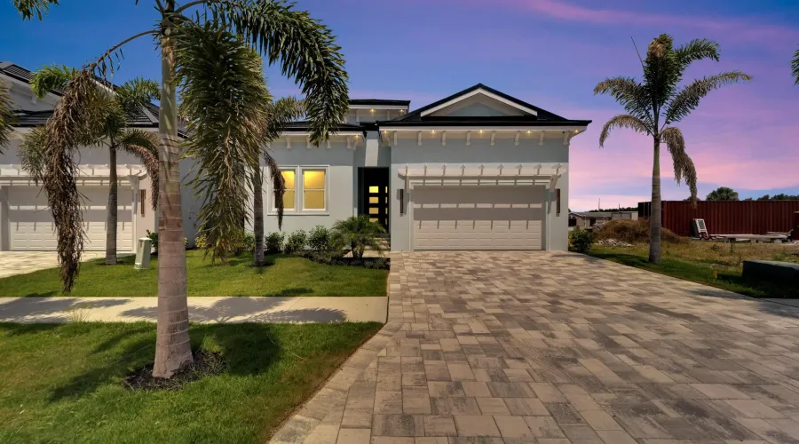 6542 Simone Shores, Apollo Beach, Florida, 33572, United States, 4 Bedrooms Bedrooms, 8 Rooms Rooms,3 BathroomsBathrooms,Waterfront,For Sale,Simone Shores ,1899254