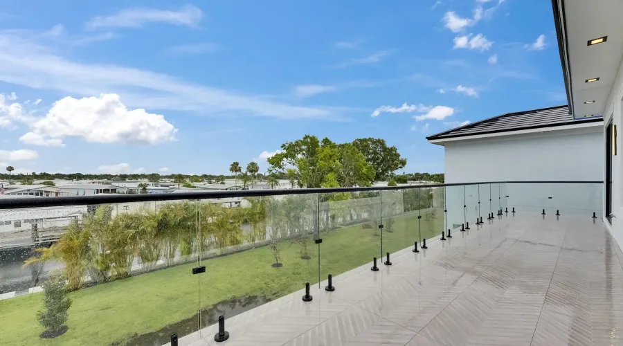 6528 Simone Shores Circle, Apollo Beach, Florida, 33572, United States, 5 Bedrooms Bedrooms, 9 Rooms Rooms,3 BathroomsBathrooms,Waterfront,For Sale,Simone Shores Circle,1899255