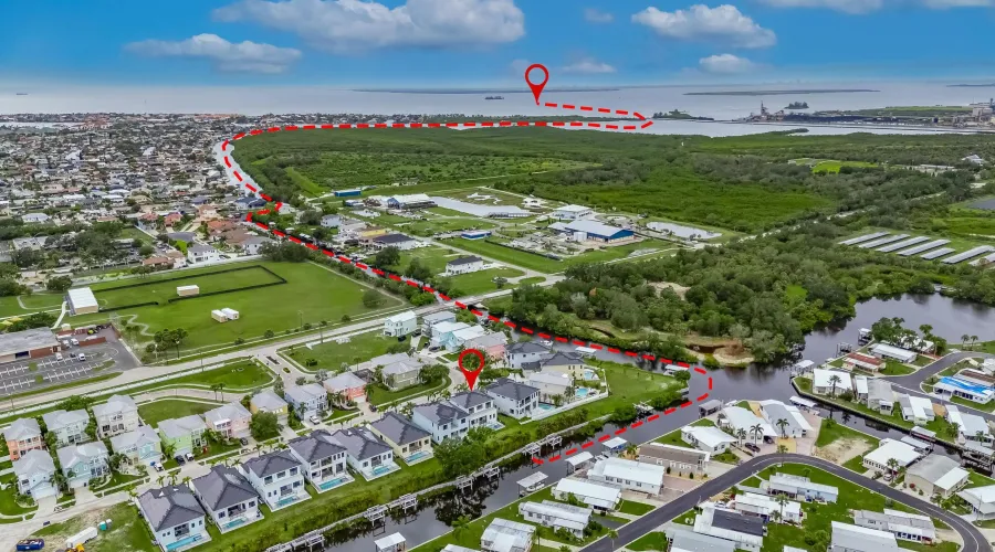 6528 Simone Shores Circle, Apollo Beach, Florida, 33572, United States, 5 Bedrooms Bedrooms, 9 Rooms Rooms,3 BathroomsBathrooms,Waterfront,For Sale,Simone Shores Circle,1899255