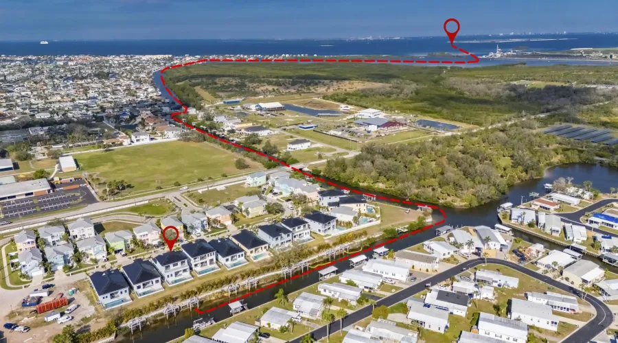 6538 Simone Shores Circle, Apollo Beach, Florida, 33572, United States, 5 Bedrooms Bedrooms, 9 Rooms Rooms,3 BathroomsBathrooms,Waterfront,For Sale,Simone Shores Circle,1899256