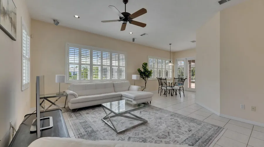 6317 Marbella Boulevard Marbella Boulevard, Apollo Beach, Florida, 33572, United States, 5 Bedrooms Bedrooms, 7 Rooms Rooms,3 BathroomsBathrooms,Waterfront,For Sale,Marbella Boulevard,1899257