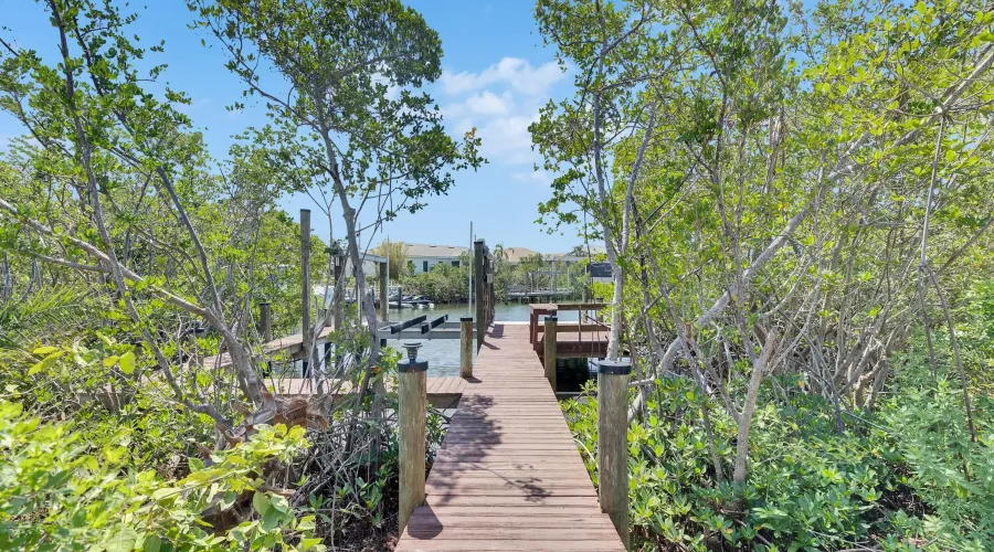 6317 Marbella Boulevard Marbella Boulevard, Apollo Beach, Florida, 33572, United States, 5 Bedrooms Bedrooms, 7 Rooms Rooms,3 BathroomsBathrooms,Waterfront,For Sale,Marbella Boulevard,1899257