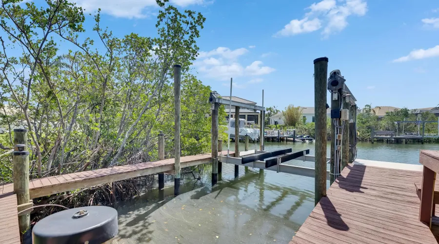 6317 Marbella Boulevard Marbella Boulevard, Apollo Beach, Florida, 33572, United States, 5 Bedrooms Bedrooms, 7 Rooms Rooms,3 BathroomsBathrooms,Waterfront,For Sale,Marbella Boulevard,1899257