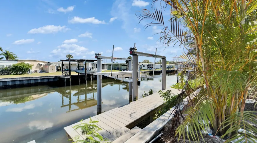 6536 SIMONE SHORES CIRCLE, Apollo Beach, Florida, 33572, United States, 5 Bedrooms Bedrooms, 9 Rooms Rooms,4 BathroomsBathrooms,Waterfront,For Sale,SIMONE SHORES CIRCLE,1899262