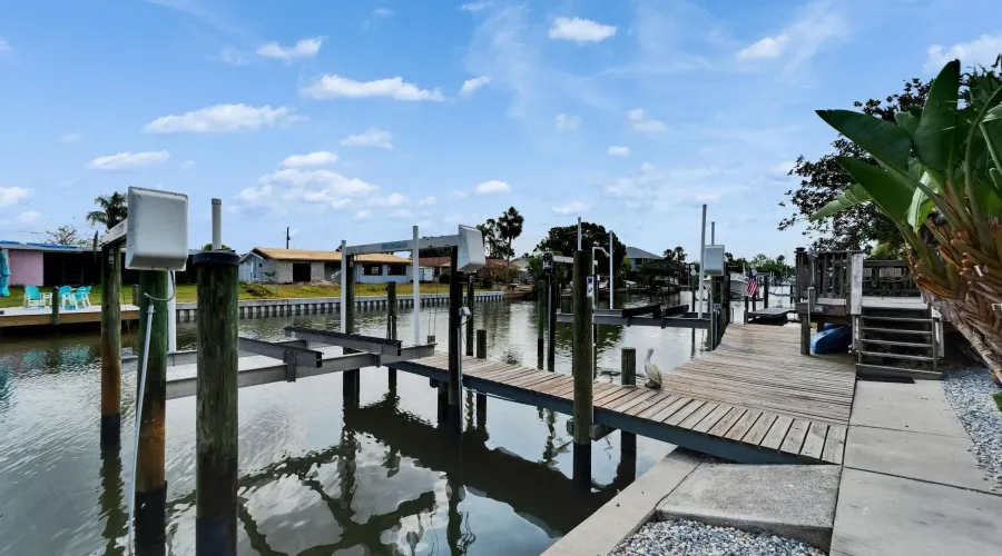 743 KINGSTON COURT, Apollo Beach, Florida, 33572, United States, 4 Bedrooms Bedrooms, 7 Rooms Rooms,2 BathroomsBathrooms,Waterfront,For Sale,KINGSTON COURT,1900416