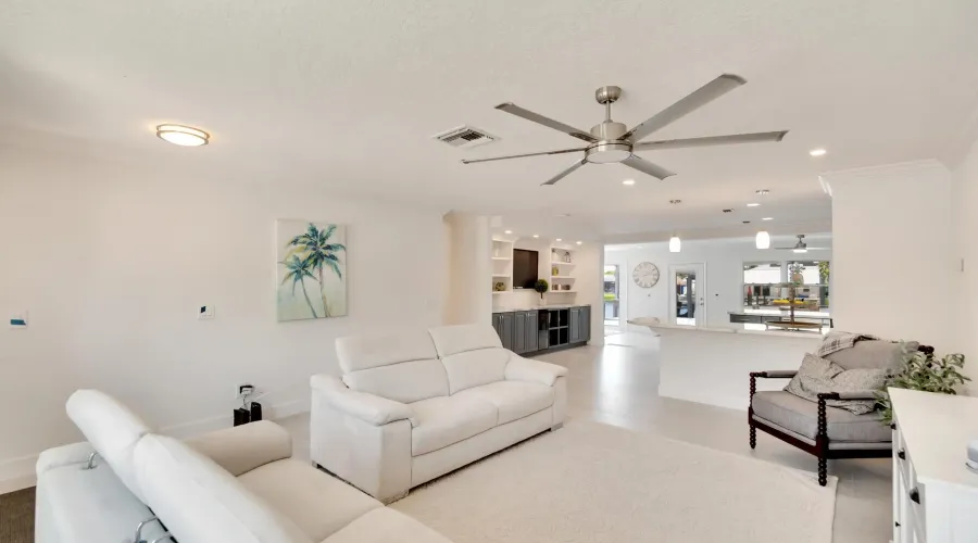 805 LEISEY CIRCLE, Ruskin, Florida, 33570, United States, 3 Bedrooms Bedrooms, 7 Rooms Rooms,2 BathroomsBathrooms,Waterfront,For Sale,LEISEY CIRCLE,1900504