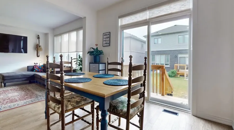 28 Gemini Dr, Barrie, Ontario, Canada, 4 Bedrooms Bedrooms, 8 Rooms Rooms,3 BathroomsBathrooms,Residential,For Sale,Gemini,1900507