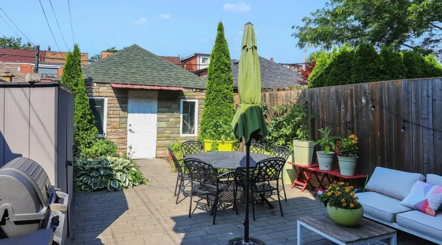 82 Russett Ave, Toronto, Ontario, Canada, 4 Bedrooms Bedrooms, 9 Rooms Rooms,4 BathroomsBathrooms,Residential,For Sale,Russett,1902915