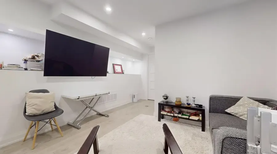 82 Russett Ave, Toronto, Ontario, Canada, 4 Bedrooms Bedrooms, 9 Rooms Rooms,4 BathroomsBathrooms,Residential,For Sale,Russett,1902915