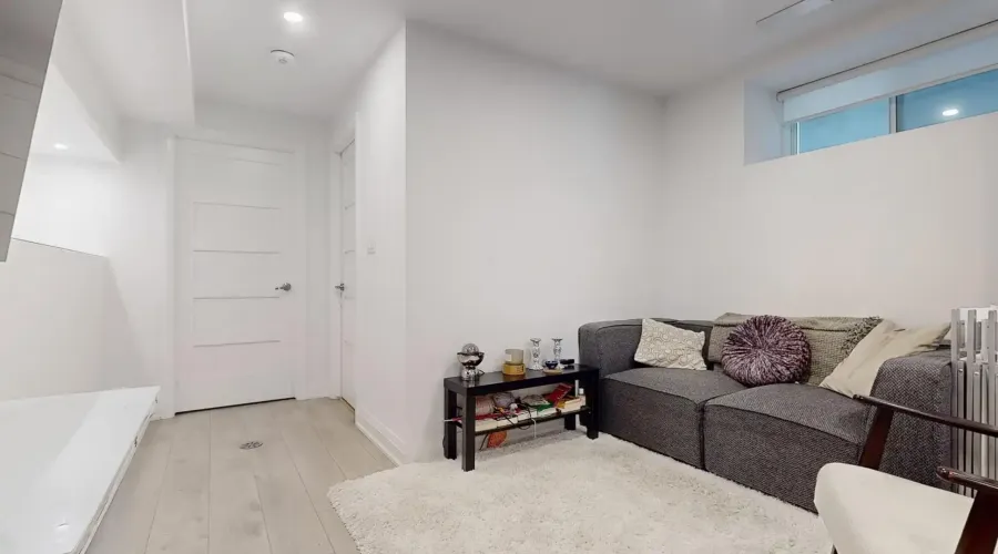 82 Russett Ave, Toronto, Ontario, Canada, 4 Bedrooms Bedrooms, 9 Rooms Rooms,4 BathroomsBathrooms,Residential,For Sale,Russett,1902915