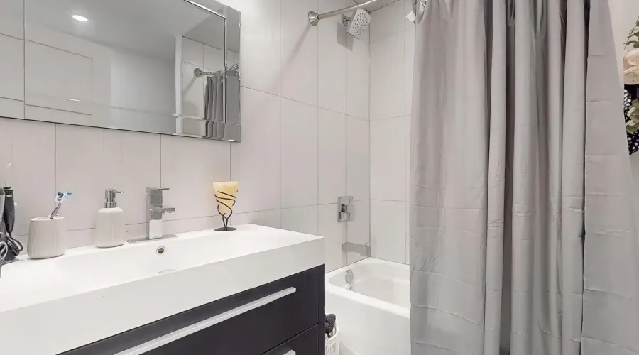 82 Russett Ave, Toronto, Ontario, Canada, 4 Bedrooms Bedrooms, 9 Rooms Rooms,4 BathroomsBathrooms,Residential,For Sale,Russett,1902915