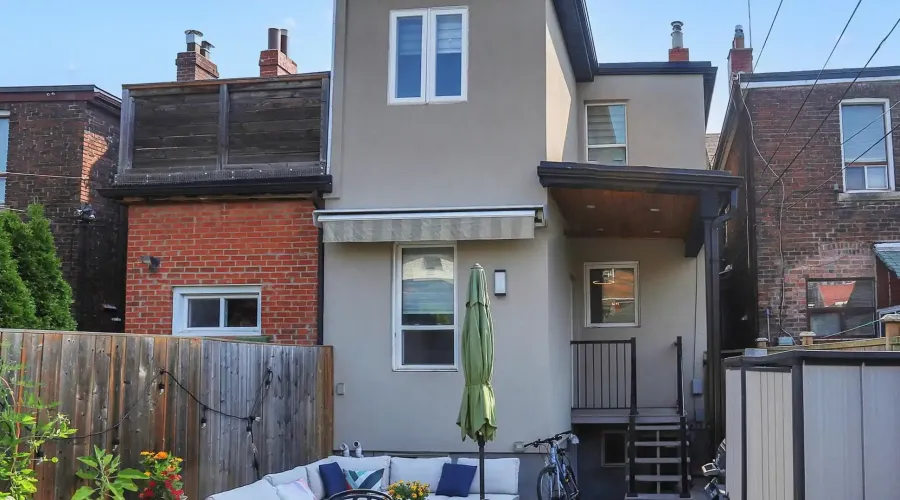 82 Russett Ave, Toronto, Ontario, Canada, 4 Bedrooms Bedrooms, 9 Rooms Rooms,4 BathroomsBathrooms,Residential,For Sale,Russett,1902915