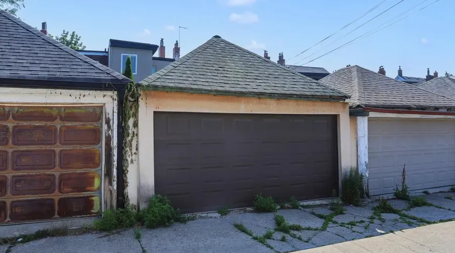 82 Russett Ave, Toronto, Ontario, Canada, 4 Bedrooms Bedrooms, 9 Rooms Rooms,4 BathroomsBathrooms,Residential,For Sale,Russett,1902915