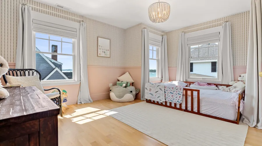 79 Lothrop Street, Beverly, Massachusetts, 01915, United States, 4 Bedrooms Bedrooms, 9 Rooms Rooms,2 BathroomsBathrooms,Residential,For Sale,Lothrop,1903236