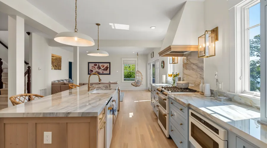 79 Lothrop Street, Beverly, Massachusetts, 01915, United States, 4 Bedrooms Bedrooms, 9 Rooms Rooms,2 BathroomsBathrooms,Residential,For Sale,Lothrop,1903236