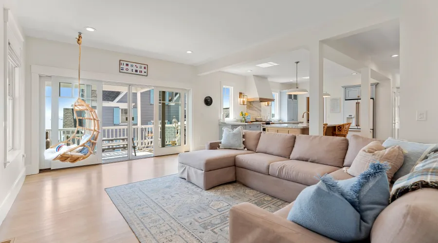 79 Lothrop Street, Beverly, Massachusetts, 01915, United States, 4 Bedrooms Bedrooms, 9 Rooms Rooms,2 BathroomsBathrooms,Residential,For Sale,Lothrop,1903236