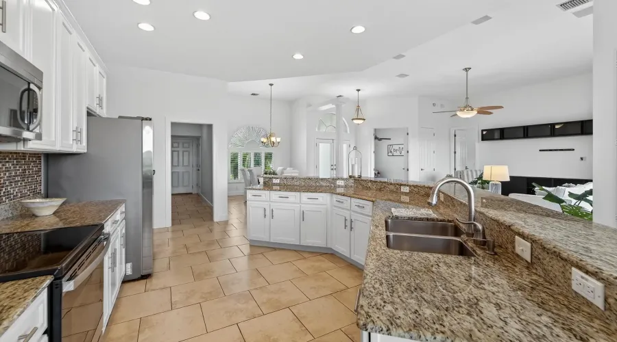 924 BUNKER VIEW DR, Apollo Beach, Florida, 33572, United States, 4 Bedrooms Bedrooms, 9 Rooms Rooms,3 BathroomsBathrooms,Residential,For Sale,BUNKER VIEW DR,1903238