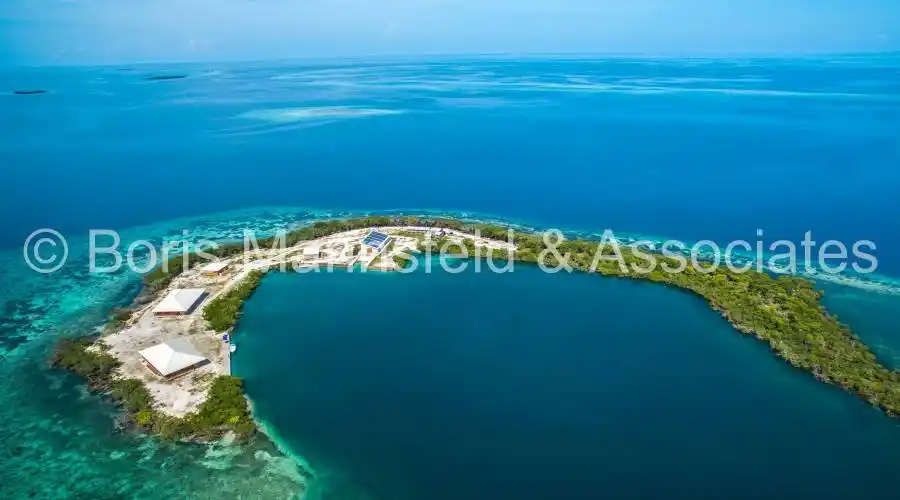 Placencia,North Saddle Caye,Belize,8 Bedrooms Bedrooms,7 BathroomsBathrooms,Residential,186399