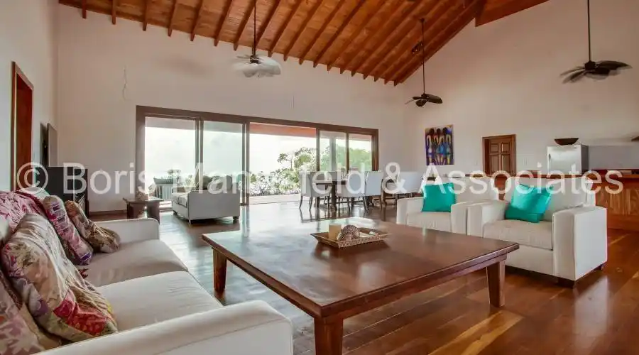 Placencia,North Saddle Caye,Belize,8 Bedrooms Bedrooms,7 BathroomsBathrooms,Residential,186399