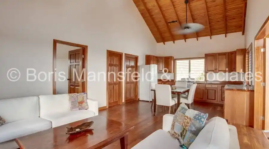 Placencia,North Saddle Caye,Belize,8 Bedrooms Bedrooms,7 BathroomsBathrooms,Residential,186399