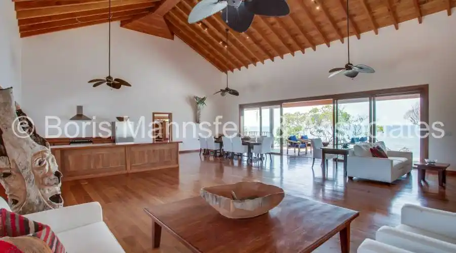 Placencia,North Saddle Caye,Belize,8 Bedrooms Bedrooms,7 BathroomsBathrooms,Residential,186399