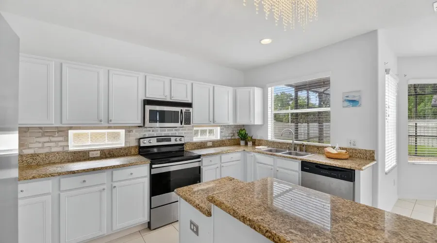 7711 NOTTINGHILL SKY DRIVE, Apollo Beach, Florida, 33572, United States, 4 Bedrooms Bedrooms, 10 Rooms Rooms,2 BathroomsBathrooms,Residential,For Sale,NOTTINGHILL SKY DRIVE,1904757