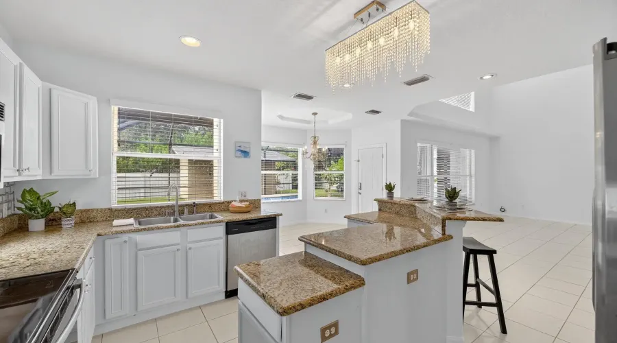 7711 NOTTINGHILL SKY DRIVE, Apollo Beach, Florida, 33572, United States, 4 Bedrooms Bedrooms, 10 Rooms Rooms,2 BathroomsBathrooms,Residential,For Sale,NOTTINGHILL SKY DRIVE,1904757