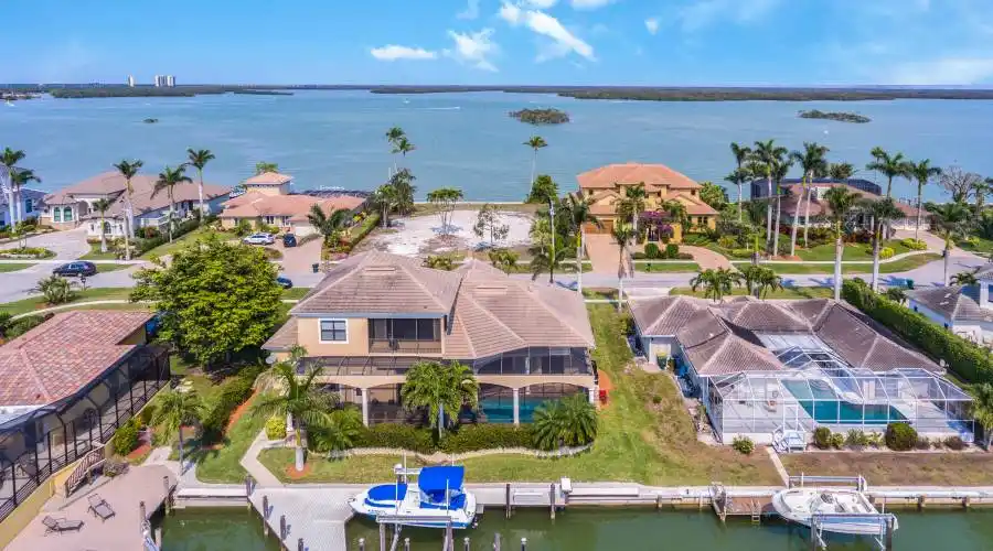 1458 Butterfield Ct.,Marco Island,Florida 34145,United States,4 Bedrooms Bedrooms,4 BathroomsBathrooms,Waterfront,Butterfield ,186577