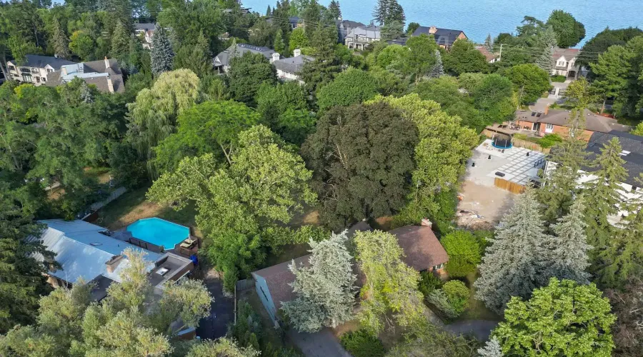 415 Country Club Crescent, Mississauga, Ontario, L5J 2P9, Canada, 3 Bedrooms Bedrooms, ,2 BathroomsBathrooms,Residential,For Sale,1908176