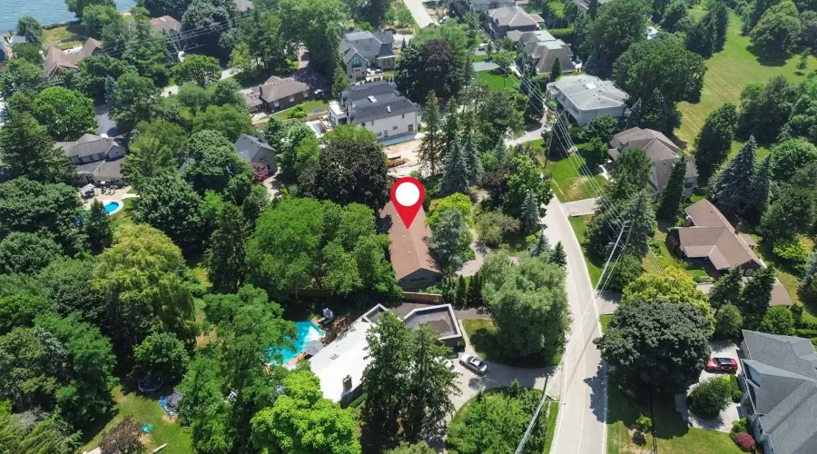 415 Country Club Crescent, Mississauga, Ontario, L5J 2P9, Canada, 3 Bedrooms Bedrooms, ,2 BathroomsBathrooms,Residential,For Sale,1908176