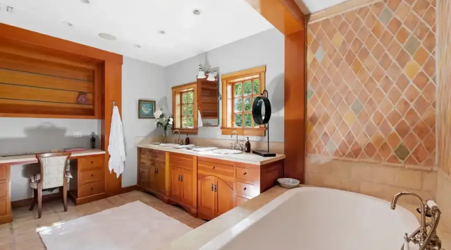 4750 Encino Ave, Encino, California, 91316, United States, 12 Bedrooms Bedrooms, ,17 BathroomsBathrooms,Residential,For Sale,Encino ,1908177