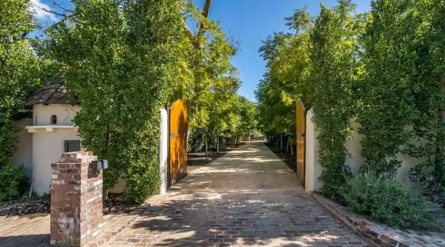 4750 Encino Ave, Encino, California, 91316, United States, 12 Bedrooms Bedrooms, ,17 BathroomsBathrooms,Residential,For Sale,Encino ,1908177