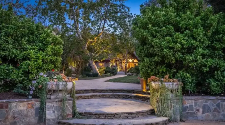 4750 Encino Ave, Encino, California, 91316, United States, 12 Bedrooms Bedrooms, ,17 BathroomsBathrooms,Residential,For Sale,Encino ,1908177