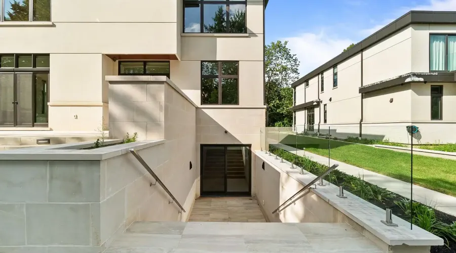 1222 Mississauga Road, Mississauga, Ontario, L5H 2J2, Canada, 4 Bedrooms Bedrooms, ,7 BathroomsBathrooms,Residential,For Sale,1909115
