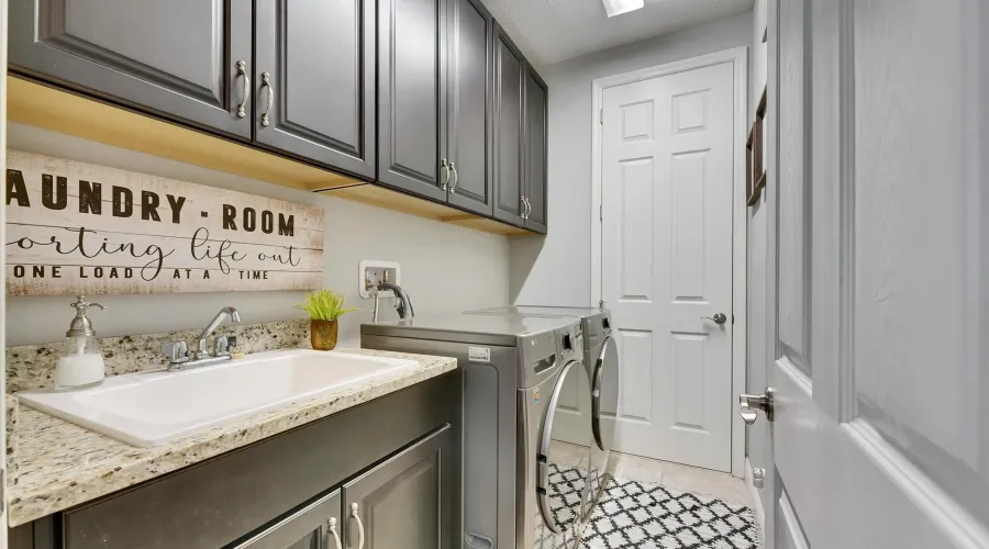624 WINTERSIDE DR, Apollo Beach, Florida, 33572, United States, 3 Bedrooms Bedrooms, 8 Rooms Rooms,3 BathroomsBathrooms,Residential,For Sale,WINTERSIDE DR,1909117