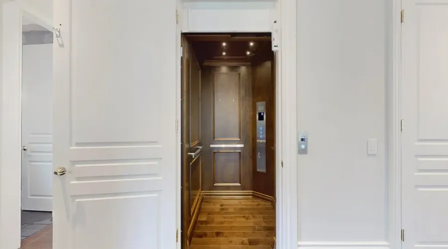 12 Macleod Estate Court, Richmond Hill, Ontario, Canada, 4 Bedrooms Bedrooms, 12 Rooms Rooms,8 BathroomsBathrooms,Residential,For Sale,Macleod Estate,1912611