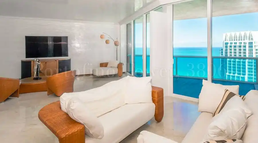 300 South Pointe Drive,Miami Beach,Florida 33139,United States,2 Bedrooms Bedrooms,2 BathroomsBathrooms,Residential,300 South Pointe Drive,187220